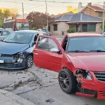 Choque entre dos autos en Roca y Santiago del Estero: no hubo heridos