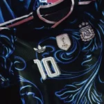 Llegó a Mar del Plata la nueva camiseta alternativa de Argentina: ¿Cuánto sale?