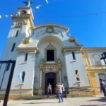 La Sagrada Familia se llena de devoción: celebran a San Jorge con procesión y homenajes