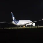 Un Boeing 787 aterrizó en Mar del Plata por tormenta en Buenos Aires