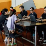 Entrega de tarjetas del Programa Centros de Familia