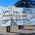 Trabajadores y pacientes del INAREPS realizaron una protesta con reclamos al gobierno nacional