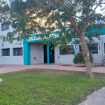 Alto ausentismo en el Alfred Nobel tras la amenaza de tiroteo: padres molestos y cautela oficial