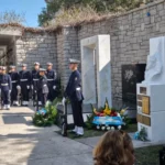 Emotivo acto en el Cementerio de la Loma en recuerdo del primer caído en Malvinas