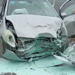 Brutal choque dejó un auto destruido en Juan B Justo al 400