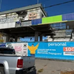 Denuncian la presencia de malvivientes en la estación de servicio abandonada de Juan B. Justo y Talcahuano