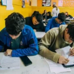 Avanza el debate para limitar el uso de celulares en escuelas municipales de Mar del Plata