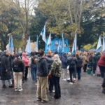 Organizaciones sociales reclaman frente el Municipio por la continuidad de “Volver al Trabajo”