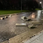 Las fuertes olas generaron destrozos en la costa de Mar del Plata