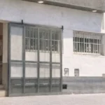 Celular que sí: estudiantes del Jesús Obrero usaron la linterna para seguir la jornada durante un corte de luz