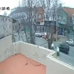 Así fue el triple choque en avenida Colón: el siniestro quedó filmado por una cámara de seguridad