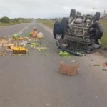 Impactante accidente en la Ruta 11: una camioneta volcó en la zona de Acantilados