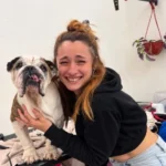 Huellitas de Lana transforma donaciones en abrigo para perros